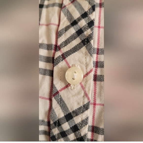 Authentic Burberry Shirt (very good condition) - Picture 4 of 6